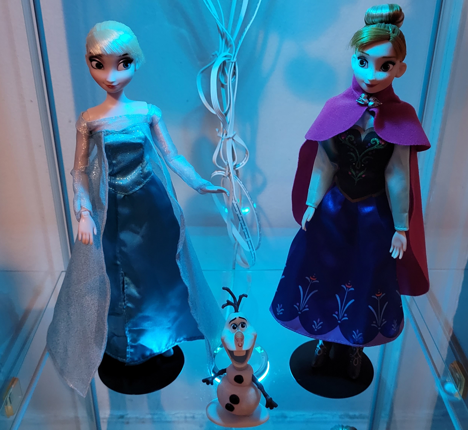 Disney Store Anna and Elsa dolls